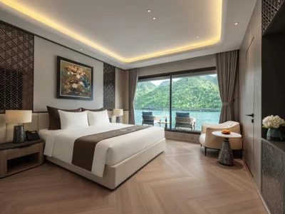 带阳台双人房 — Azura Cruise